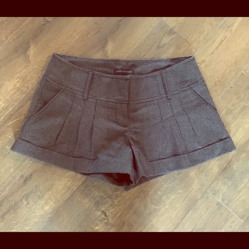 Gray Houndstooth Shorts - Picture 1 of 2